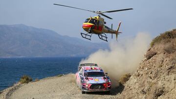 Thierry Neuville con el Hyundai en Turqu&iacute;a.