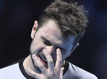 Stan Wawrinka se lamenta por un error.