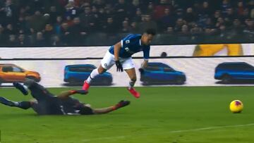 El brutal penal que recibió Alexis en el triunfo del Inter