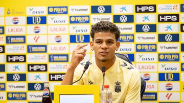 12/07/2025 FUTBOL SEGUNDA DIVISION TEMPORADA 25/26 Presentacion de Edward Cedeño