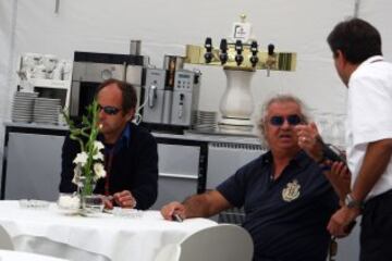 Briatore es una eminencia en la Fórmula 1, de eso no hay duda, pero además el italiano es conocido por su gusto por las mujeres bellas, los yates y la 'dolce vita'
