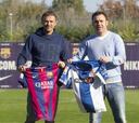Luis Enrique y Sergio se desean suerte para el derbi barcelonés