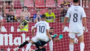 El portero del Espanyol fue clave en el empate de su equipo, tras detener dos penaltis a Manu Fuster. Pacheco demostró que marcara a los pericos esta temporada no va a ser fácil.