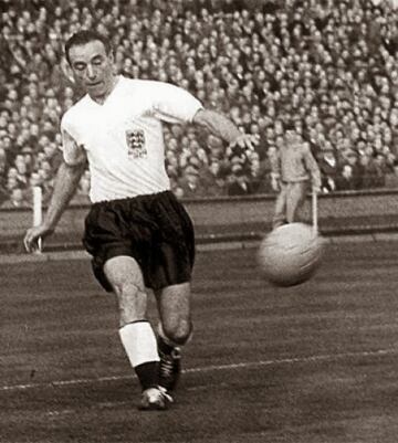 Pasó toda su vida en Inglaterra, entre el Stoke City y el Blackpool. Una verdadera leyenda del fútbol inglés que se retiró pasados los cincuenta años. Fue el primer ganador del Premio Balón de Oro en 1956, por delante de Alfredo Di Stéfano y Raymond Kopa,