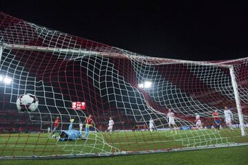 Aduriz's shot finds the back of the net on Saturday night.