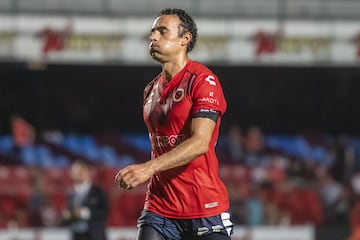 El central fue una de las piezas importantes de Pachuca en el campeonato de la Copa Sudamericana y de los dos títulos de Liga MX que Tuzos alzó en 2006 y 2007. Hoy se encuentra en la parte final de su carrera y jugar con el Veracruz.