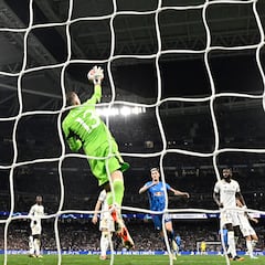 Lunin es de Champions