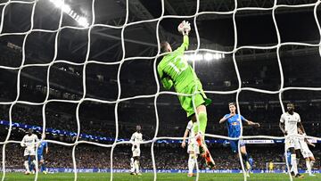 Lunin, con el Real Madrid.