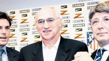 <b>RIQUELME</B>. "Sé que él desearía jugar acá, en el Atlético"