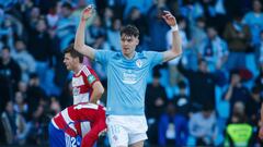 Larsen celebra el gol anotado contra el Granada en Balaídos.