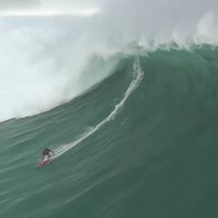 Surfean la ola más grande y larga de los últimos 20 años en Uluwatu