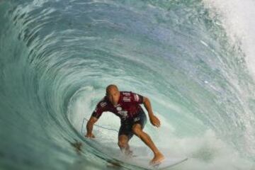 Surfista estadounidense Kelly Slater mientras compite en la primera ronda del Oi Rio Pro en el marco de la Liga Mundial de Surf en Barra De Tijuca, Rio de Janeiro,