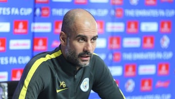 Guardiola tira de ironía sobre el triunfo del Leicester... sin Ranieri