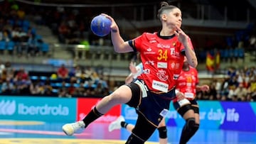 Alicia Fernández, central de España.