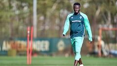 Boniface reaparece con sobrepeso y enciende todas las alarmas