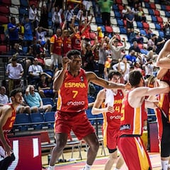 Busquets y Sergi Martínez llevan a España a las semifinales