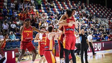 Los jugadores de la Selección celebra su pase a las semifinales del Europeo Sub-20.