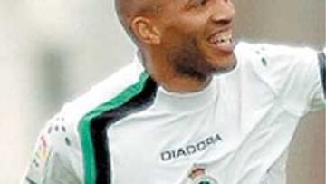 <b>POR LA IZQUIERDA. </b>Regueiro lleva ocho goles este año con el Racing.