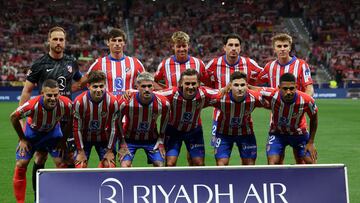 Soccer Football - LaLiga - Atletico Madrid v Girona - Civitas Metropolitano, Madrid, Spain - August 25, 2024 Atletico Madrid players pose for a team group photo before the match REUTERS/Isabel Infantes