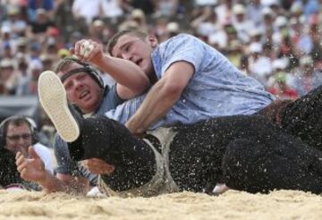 Tradicional Festival de lucha que se celebra en la ciudad de Estavayer-le-Lac, Suiza.