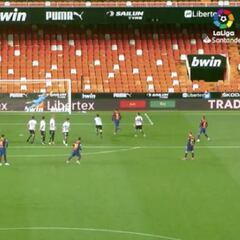 360º view of Messi's stunning free-kick vs Valencia