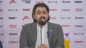 Defienden a Amaury Vergara tras abucheos de la afición