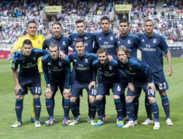 El once inicial del Real Madrid. De pie: Keylor Navas, Sergio Ramos, Borja Mayoral, Varane, Casemiro y Danilo. Agachados: James, Bale, Lucas Vázquez, Nacho y Modric.
 