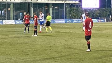 Trajkovski y Stoichkov desatascan el partido.