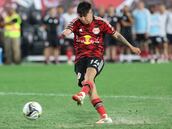 Marcelo Morales tomó la pelota en la definición a penales y esto pasó: así reaccionó el estadio