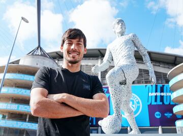 Es una leyenda indudable del Manchester City, hasta el punto de que levantaron cuando se marchó una estatua en los aledaños del Etihad Stadium en su honor. Será recordado de por vida en Manchester.