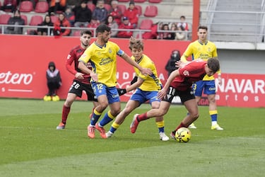 Una rosquita desde dentro del área, le sirve a Bauza para entrar en el once de esta jornada. Un golazo que puso en ventaja al Mirandés, ante Las Palmas. Tercera diana para el mediocentro cedido por el Espanyol.