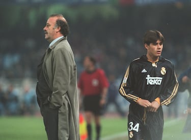 Vistió la camiseta del Real Madrid la temporada 1999-00. Jugó con el Alavés la temporada 2007-08.