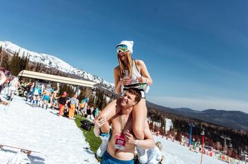 Descenso en bikini y ba?ador, tanto en esqu¨ª como en snowboard, de 1.761 personas.