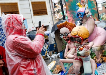 Este mircoles, 19 de marzo y da de San Jos, se celebrar el emocionante "Da de la Crem" en las Fallas de Valencia, donde ms de 700 monumentos que los artistas falleros han levantado por toda la ciudad ardern en un espectculo impresionante. Marcando el broche de oro de la fiesta ms emblemtica de Valencia y una de las ms multitudinarias de toda Espa?a. La noche se iluminar con fuegos artificiales.