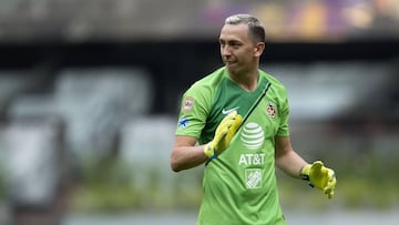 El arquero del Am&eacute;rica demostr&oacute; su lado divertido y en el vuelo frente a Morelia les sac&oacute; una sonrisa a sus compa&ntilde;eros.