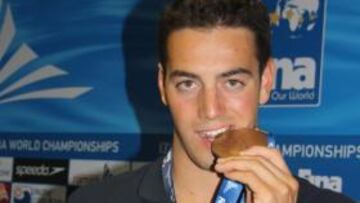 <b>PRIMERA MEDALLA. </b>Rafa Muñoz no ganó los 50 mariposa, pero hizo que España subiese al podio por primera vez entre corcheras.