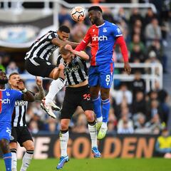 Lerma reaparece y Crystal Palace cae goleado ante Newcastle