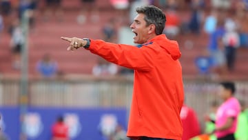 Futbol, Universidad de Chile vs Huachipato.
Fecha 1, campeonato Nacional 2023.
El entrenador de Universidad de Chile Mauricio Pellegrino es fotografiado durante el partido por la primera division contra Huachipato disputado en el estadio Santa Laura.
Santiago, Chile.
23/01/2023
Jonnathan Oyarzun/Photosport
Football, Universidad de Chile vs Huachipato.
1st date, 2023 National Championship.
Universidad de Chile’s head coach Mauricio Pellegrino is pictured during the first division match against Huachipato held at Santa Laura stadium.
Santiago, Chile.
01/23/2023
Jonnathan Oyarzun/Photosport