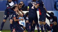 Cavani dio el triunfo y certificó el pase a octavos del PSG