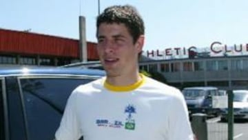 <b>FIN DEL CULEBRÓN.</b> El jugador vasco ha podido firmar al fin con el club "ché", poniendo fin a los problemas que el Chelsea le ha puesto hasta llegar a realizar el fichaje.