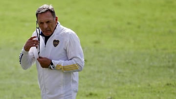 Boca Juniors' coach Miguel Angel Russo is pictured during the Argentine Professional Football League match against Lanus at La Bombonera stadium in Buenos Aires, on May 2, 2021. (Photo by Emiliano LASALVIA / AFP)