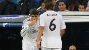 Morata entra por Khedira.