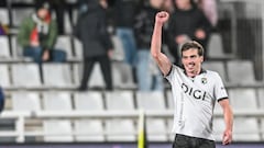 Íñigo Córdoba devuelve la sonrisa al Burgos ante un ineficaz Eibar