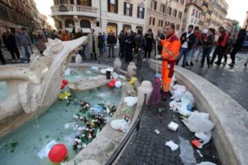Los aficionados del equipo holandés tomaron la Plaza de España de Roma y la policía tuvo que intervenir. Hay varios heridos y 23 detenidos por el momento.