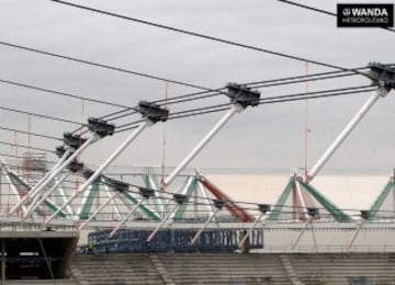 Cuando los dos anillos de tracción estén conectados, ambos se elevarán hasta la altura máxima de la cubierta. 