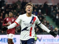 Soccer Football - Ligue 1 - FC Metz v Paris St Germain - Stade Saint-Symphorien, Metz, France - December 13, 2025 Paris St Germain's Desire Doue celebrates scoring their third goal REUTERS/Catherine Steenkeste TPX IMAGES OF THE DAY