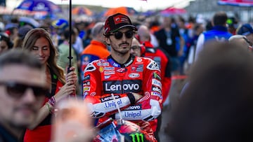 Pecco Bagnaia con la Ducati de MotoGP.