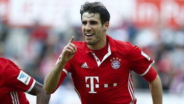 Javi Mart&iacute;nez celebra un gol. 