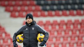 Alessio Lisci, durante un entrenamiento del Mirandés previo a la cita contra el Elche.