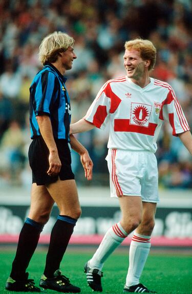 Nacido en Dresde, ciudad de la República Democrática de Alemania, jugaba en el Dinamo de Dresde, club de la ciudad donde nació, hasta 1990, cuando se unificó Alemania y muchos futbolistas de la RDA se pasaron a equipos de la Bundesliga. Sammer firmó por el Stuttgart y estuvo dos temporadas, el central fue pieza clave en el título de Bundesliga que consiguieron en 1992. Tan buena fue su actuación que se marchó ese verano al Inter de Milán, aunque en el club italiano no tuvo muchos minutos, al año siguiente fichó por el Borussia Dortmund, club donde conseguiría sus mayores éxitos deportivos.
